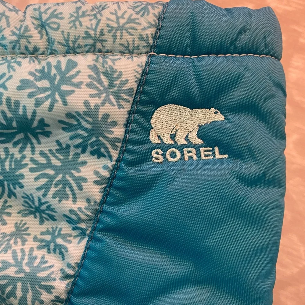 Sorel blue snowflake insulted winter Snow Boots‎ girls size 5